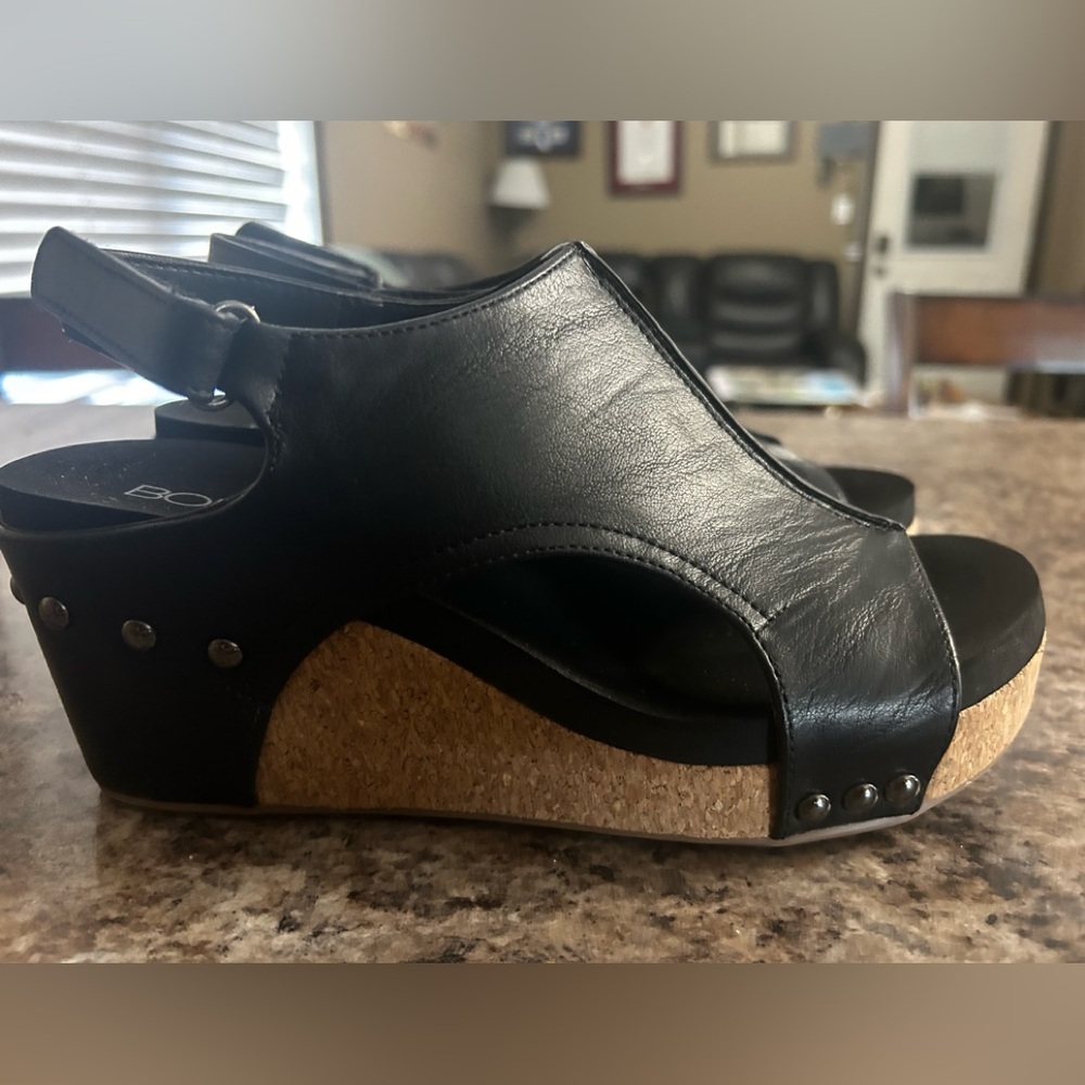 Size 7 carly wedges- memory foam